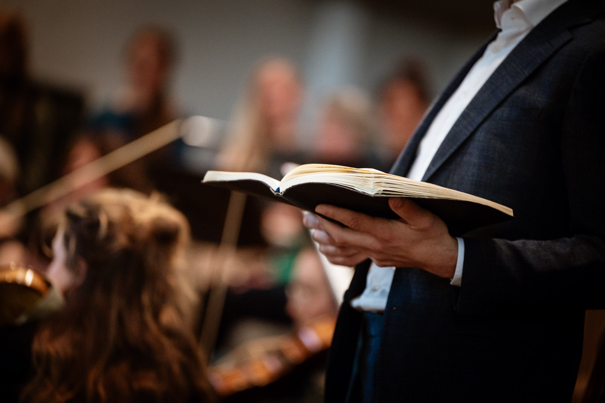 Bas Cornelissen singing Bach's Matthew Passion, photo 3